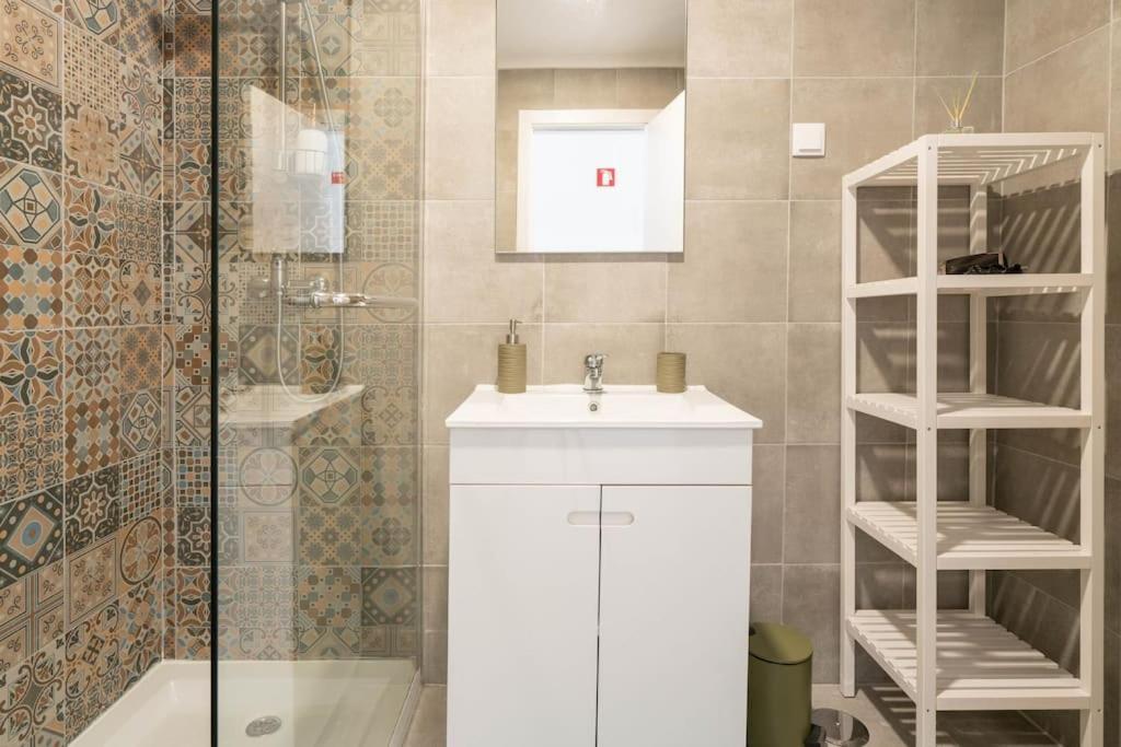 Casa Oliveira - Sunny 2-Bed Retreat Steps From The Beach Armacao de Pera Ngoại thất bức ảnh