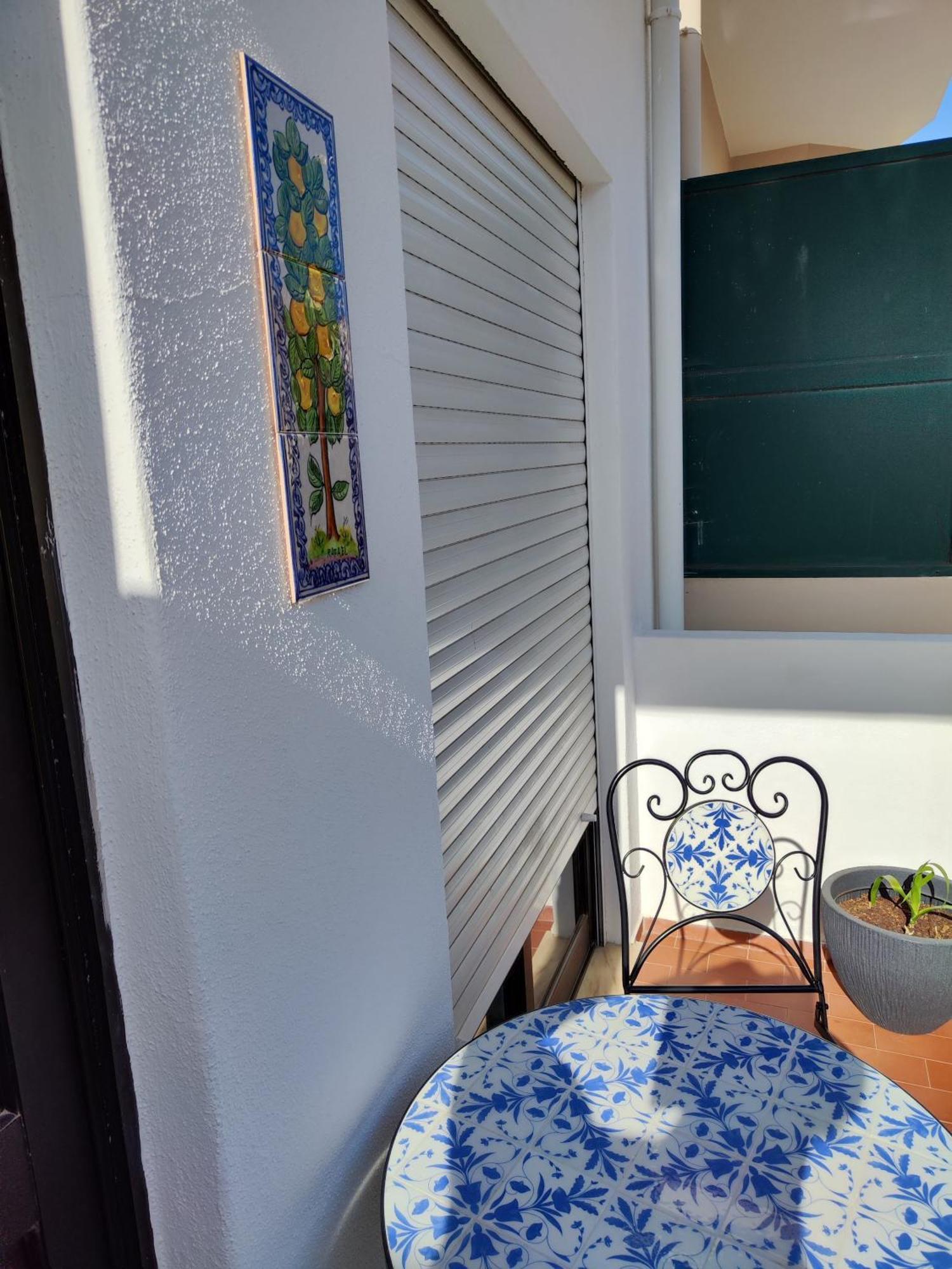 Casa Oliveira - Sunny 2-Bed Retreat Steps From The Beach Armacao de Pera Ngoại thất bức ảnh
